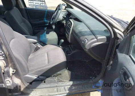 2005 Dodge Neon Sxt z USA, uszkodzony, nr VIN 1B3ES56C05D219833